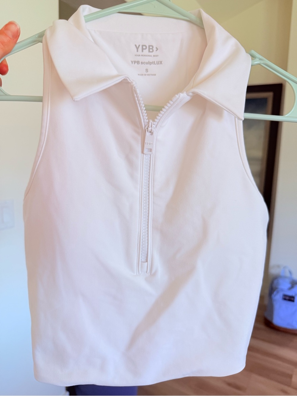 NWOT Abercrombie & Fitch White Sleeveless Zip Polo Tank with Built in Bra Small